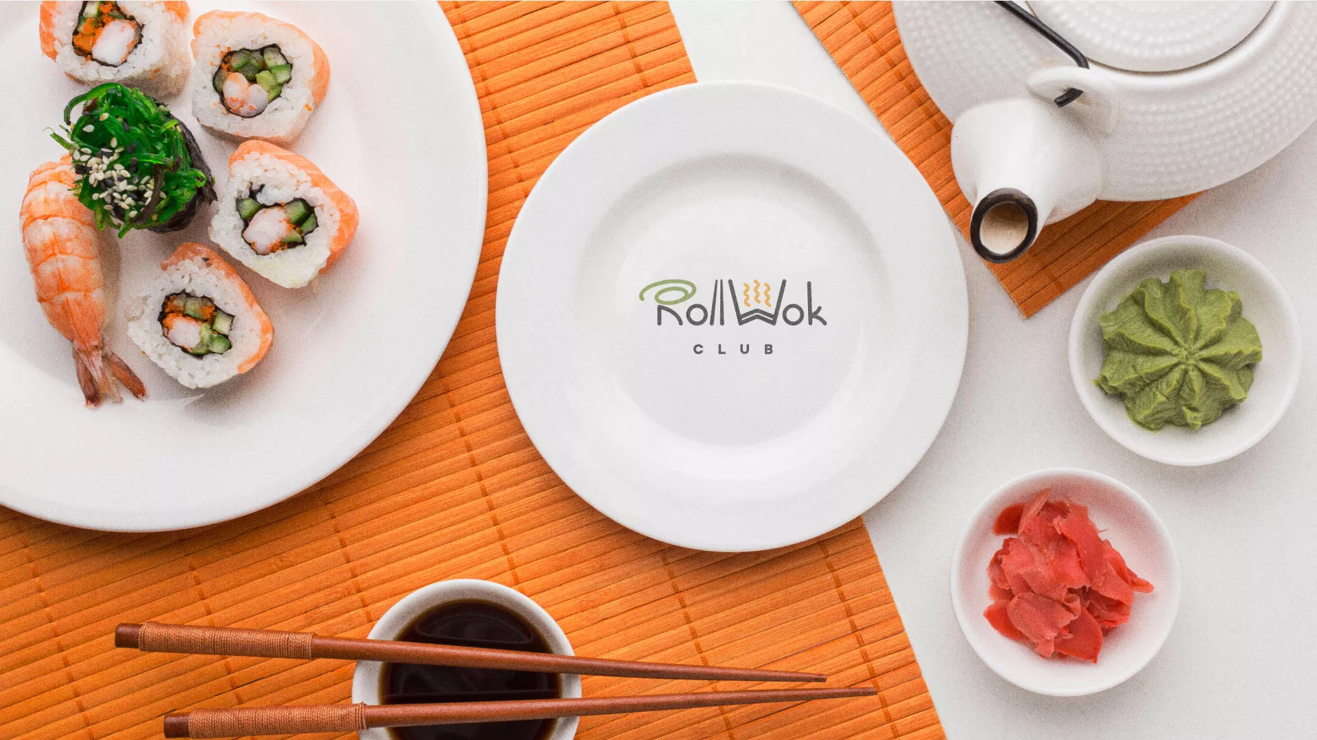 Разработка логотипа и фирменного стиля суши-бара «Roll Wok Club» в Мурашах